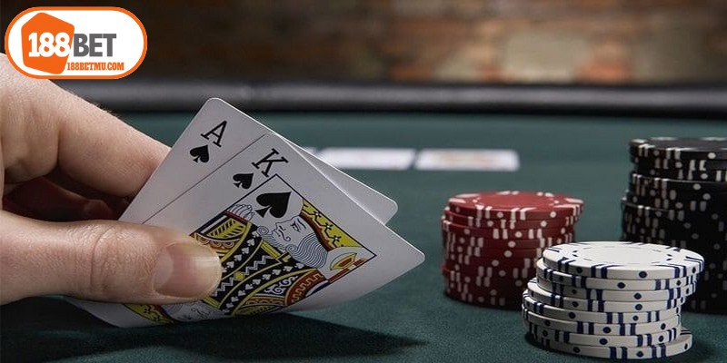 Quy tắc xì tố là gì bao gồm các hành động thường gặp như tố, theo, úp hoặc bỏ